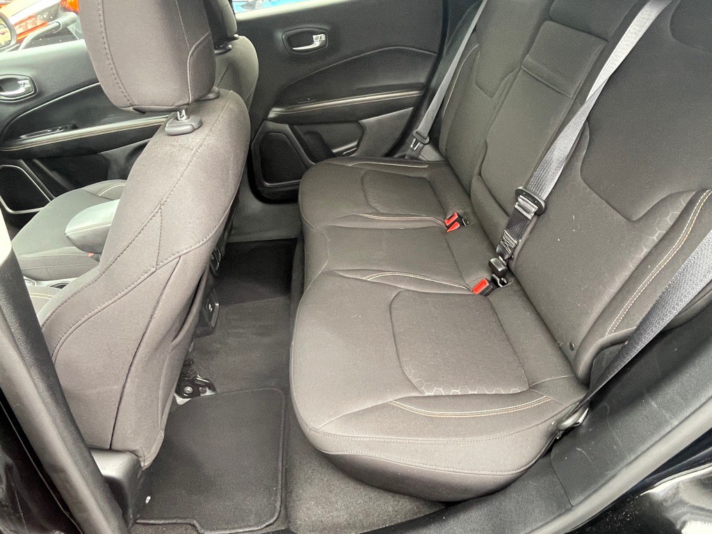 2017 Jeep Compass Image 19