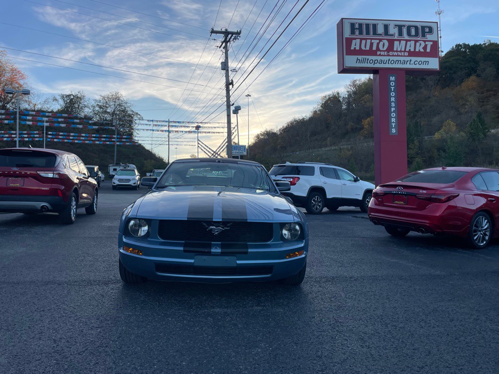 2005 Ford Mustang Image 2