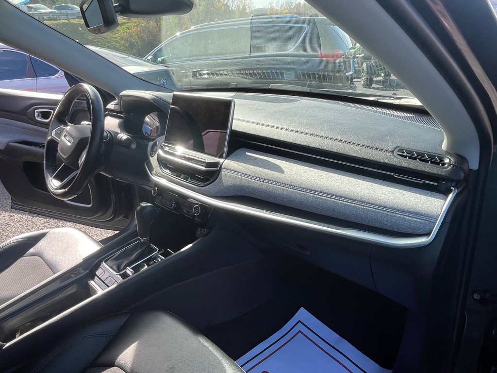 2022 Jeep Compass Image 11