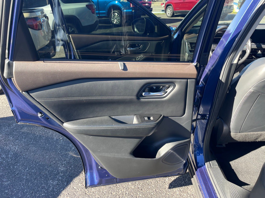 2023 Nissan Rogue Image 6