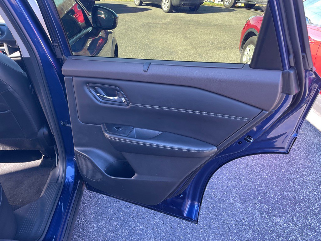 2023 Nissan Rogue Image 7