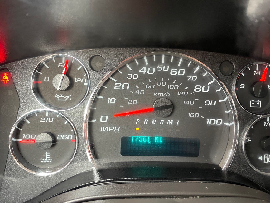 2023 Chevrolet Express Image 1