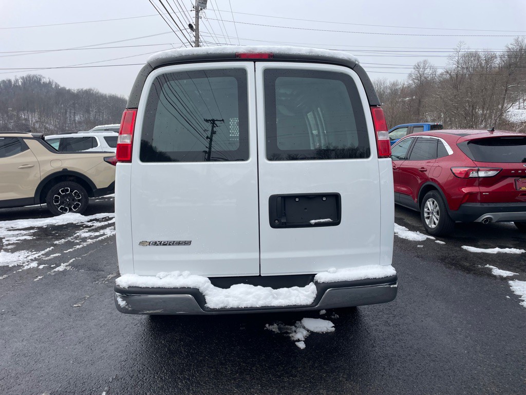 2023 Chevrolet Express Image 5
