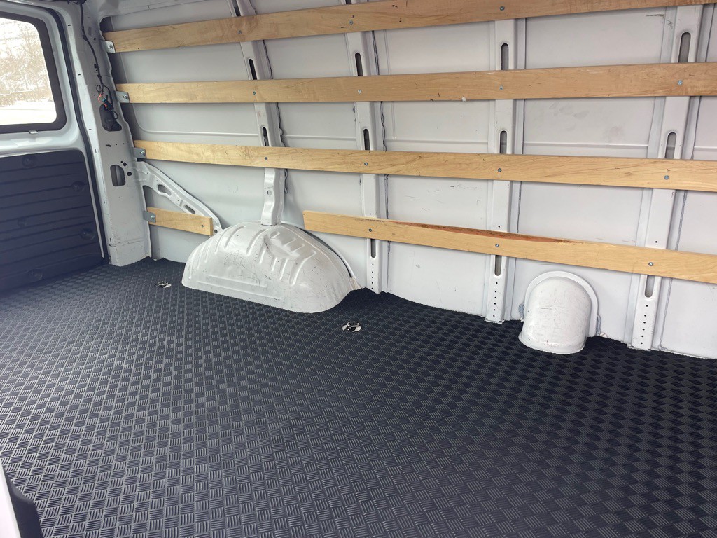 2023 Chevrolet Express Image 7