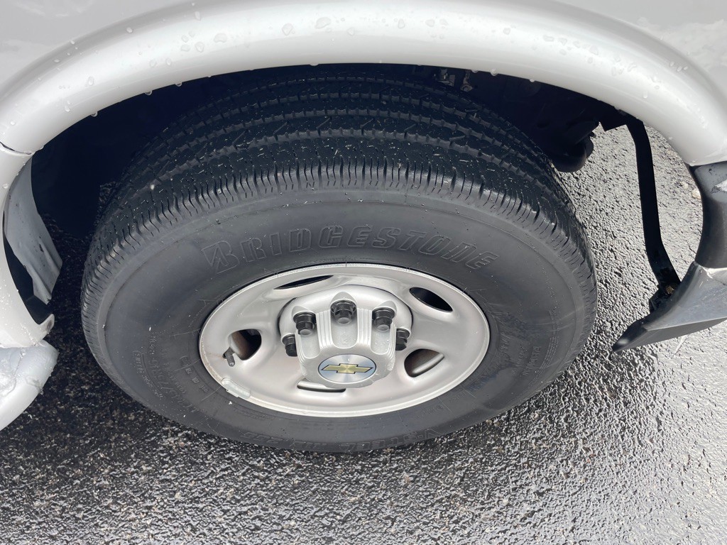 2023 Chevrolet Express Image 18