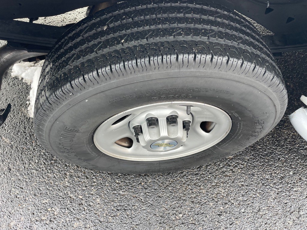 2023 Chevrolet Express Image 19