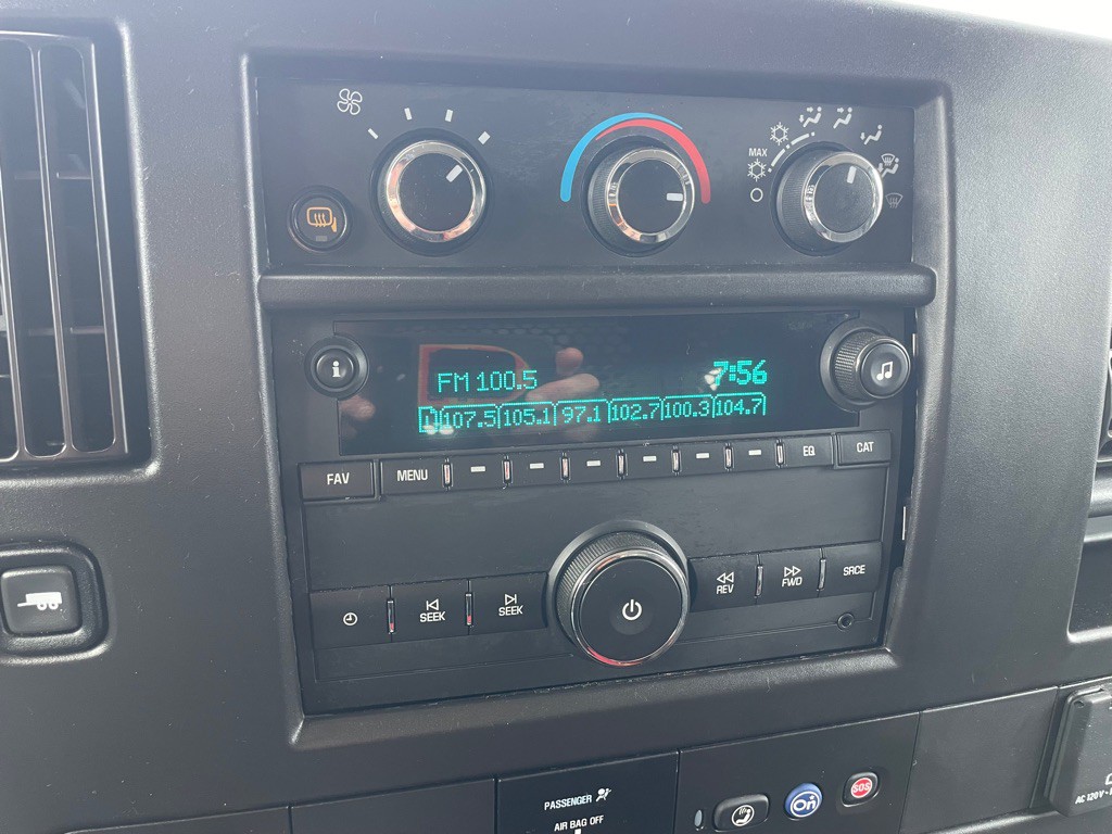 2023 GMC Savana Image 11