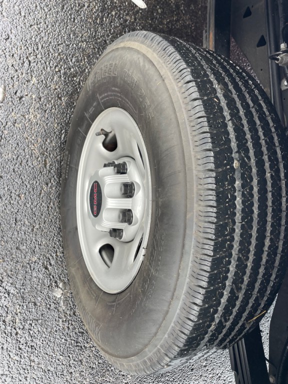 2023 GMC Savana Image 16