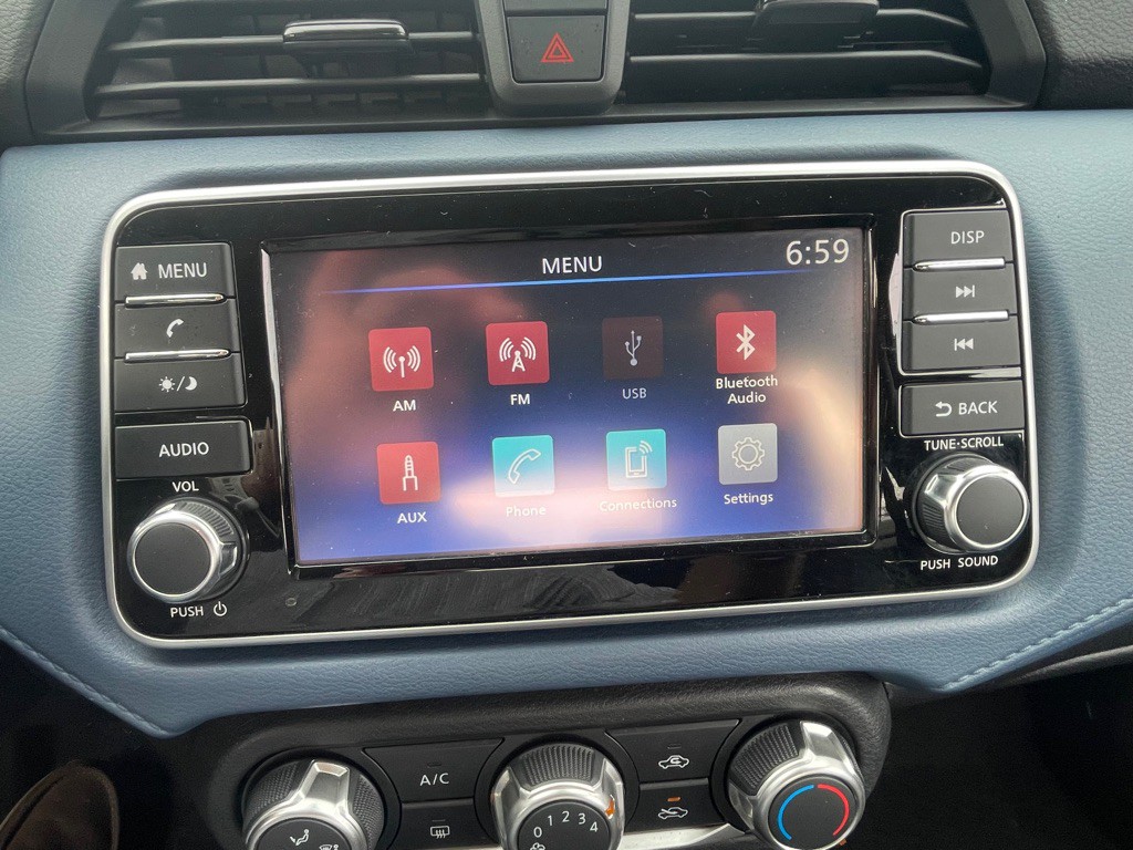 2025 Nissan Versa Image 7