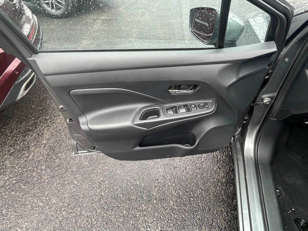 2025 Nissan Versa Image 17