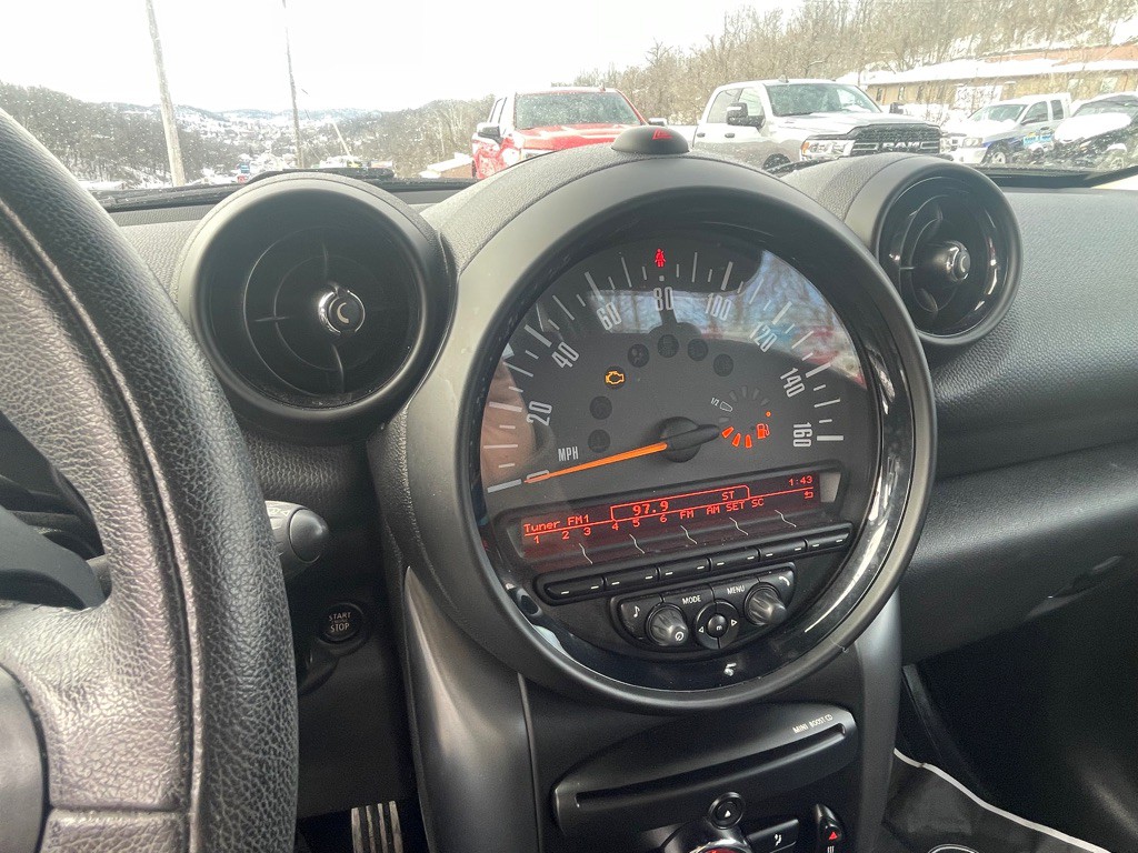 2015 MINI Cooper Image 9