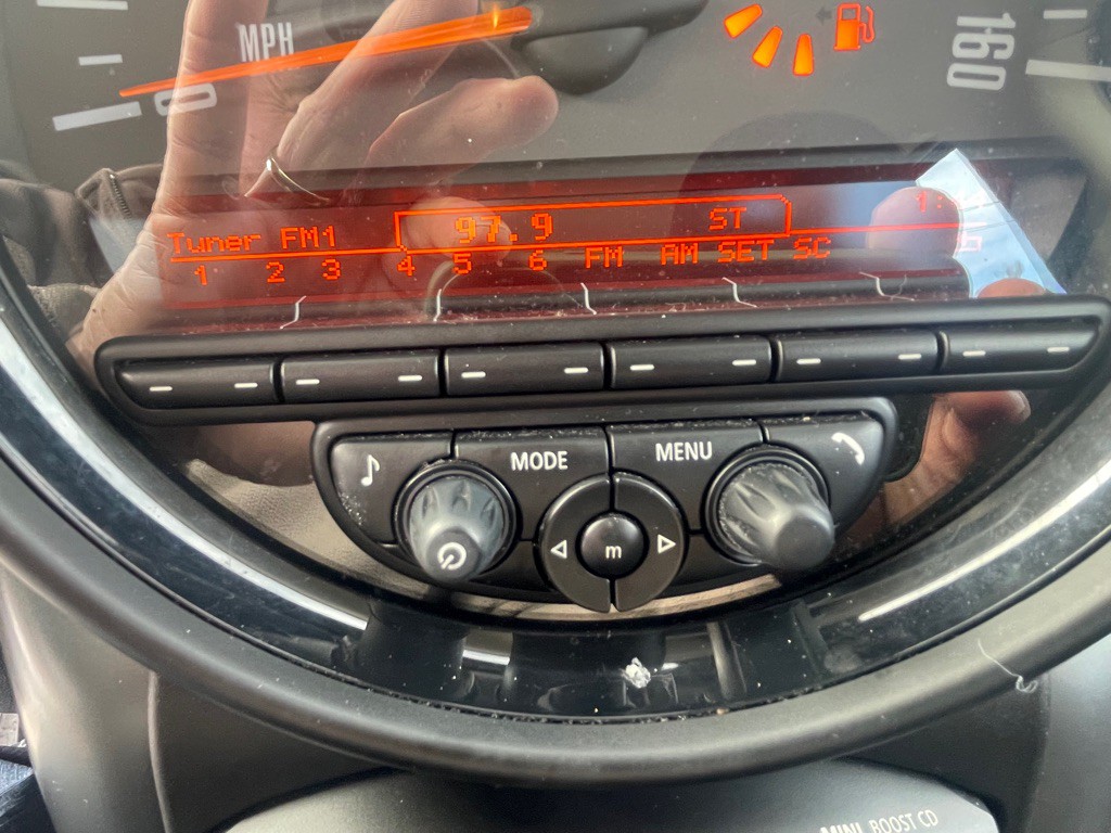 2015 MINI Cooper Image 11