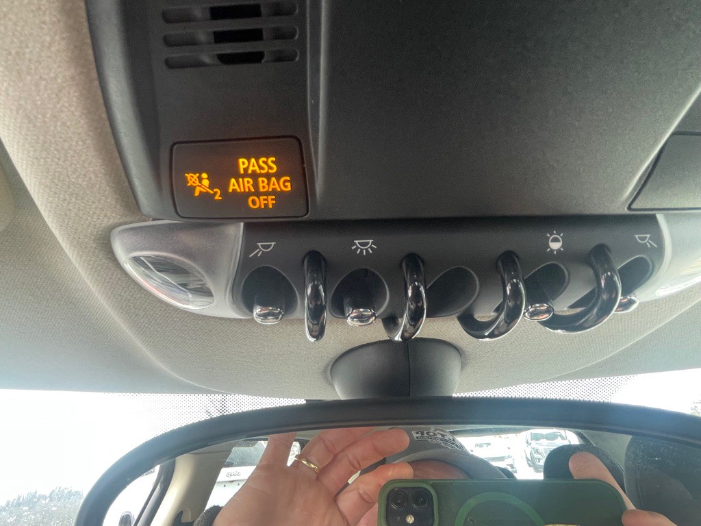 2015 MINI Cooper Image 13