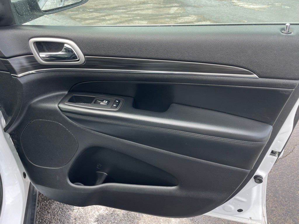 2022 Jeep Grand Cherokee Image 9