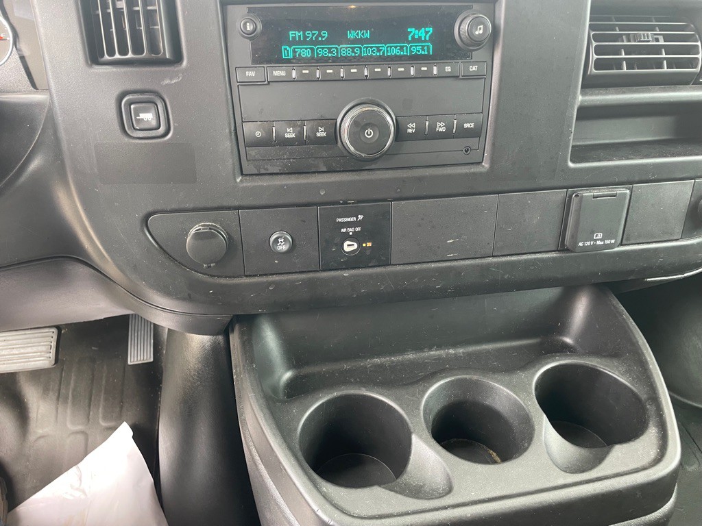 2024 GMC Savana Image 8