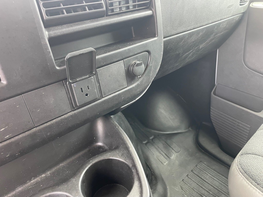 2024 GMC Savana Image 9