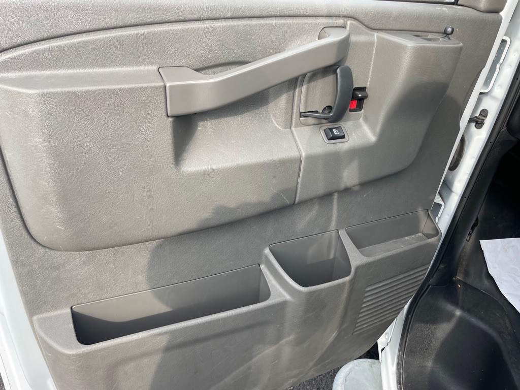 2024 GMC Savana Image 11