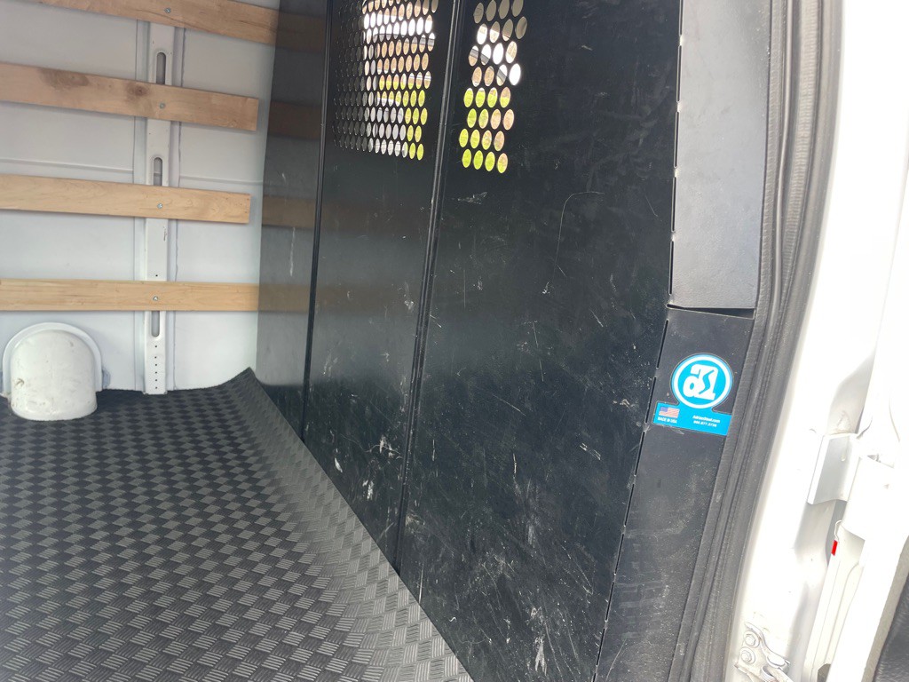 2024 GMC Savana Image 15