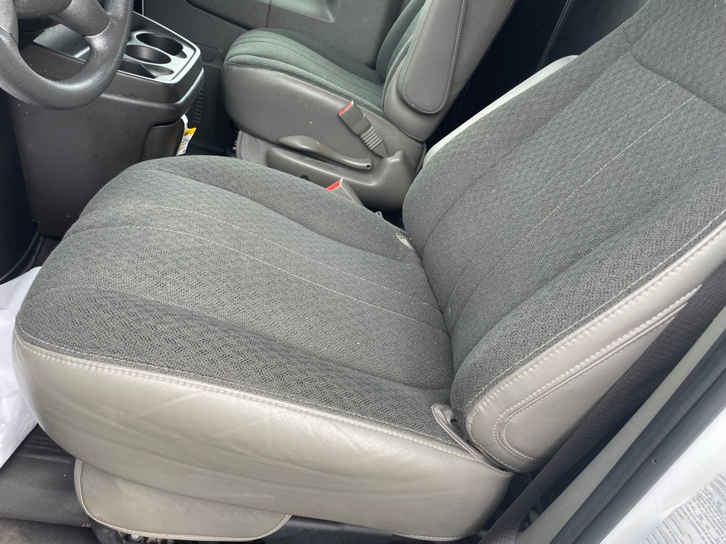 2024 GMC Savana Image 18