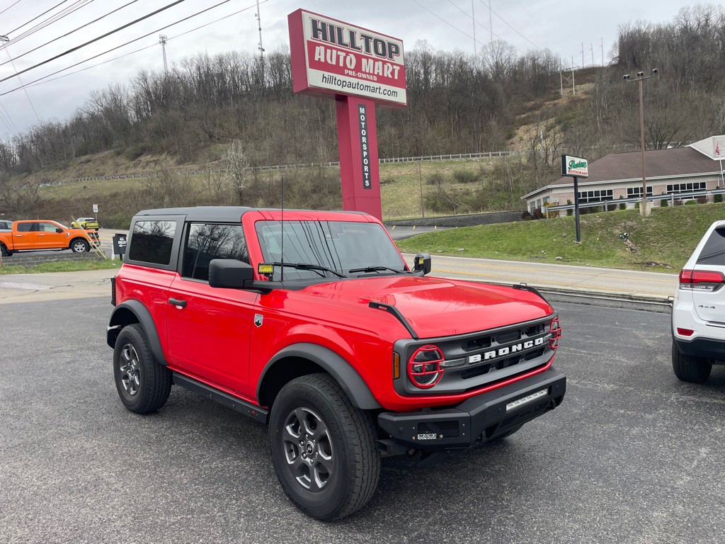 2023 Ford Bronco Image 1
