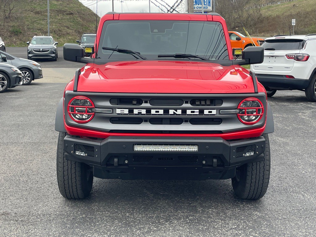 2023 Ford Bronco Image 2