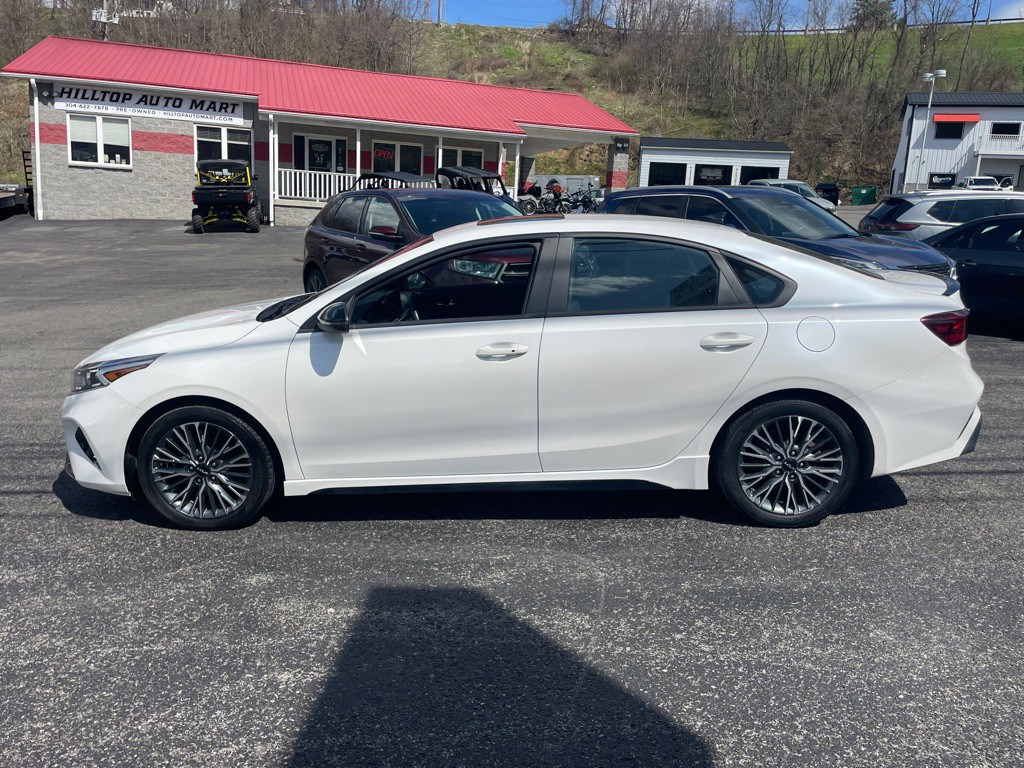 2023 Kia Forte Image 3