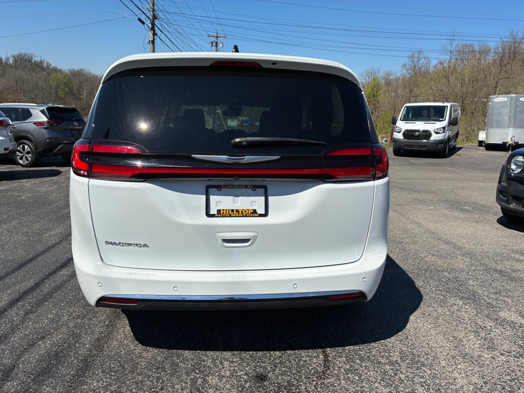 2024 Chrysler Pacifica Image 4