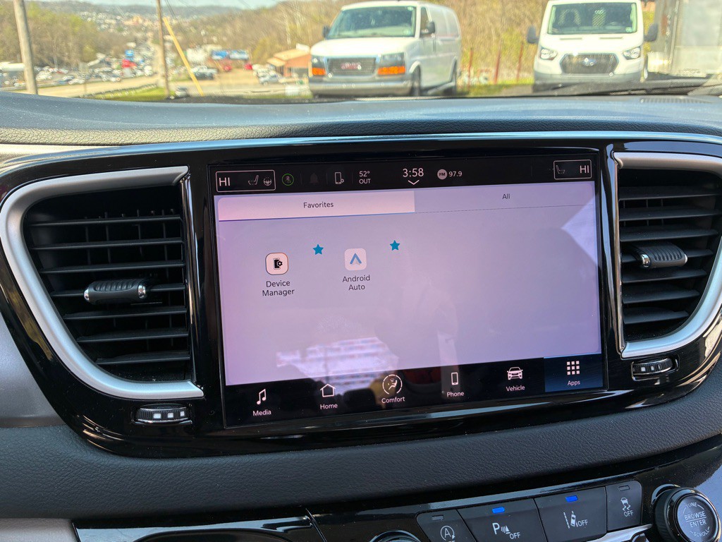 2024 Chrysler Pacifica Image 12