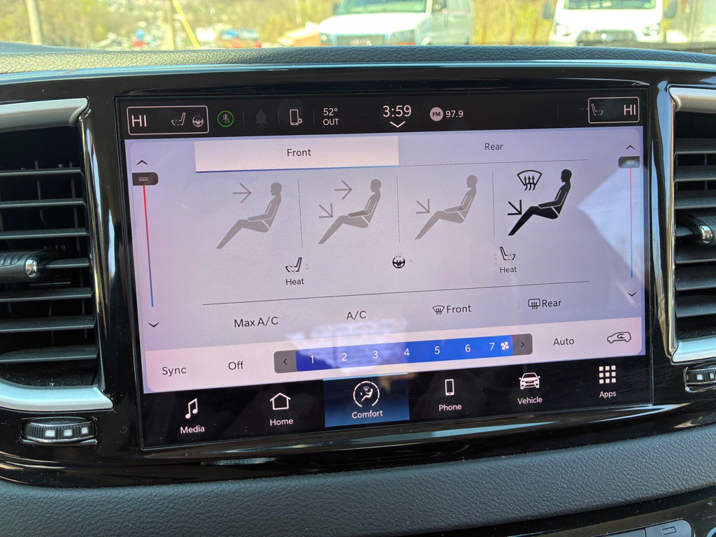 2024 Chrysler Pacifica Image 14