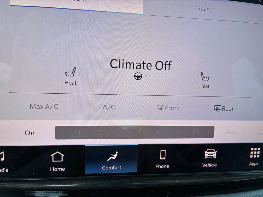 2024 Chrysler Pacifica Image 15