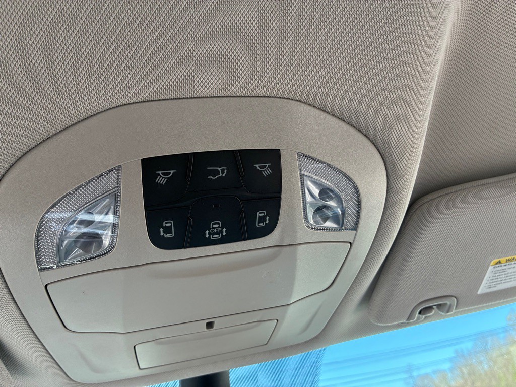 2024 Chrysler Pacifica Image 21