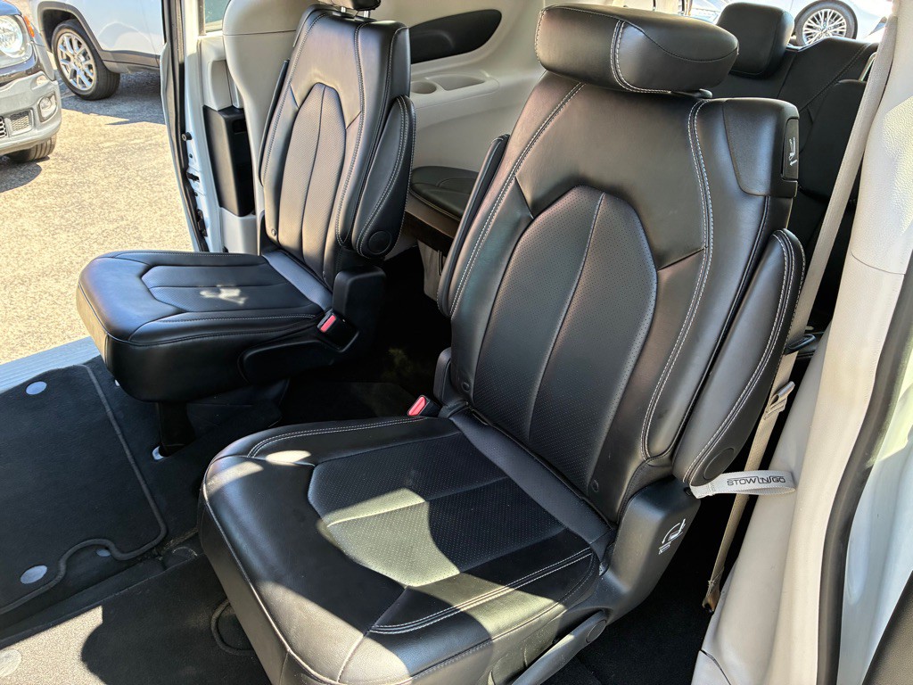 2024 Chrysler Pacifica Image 22