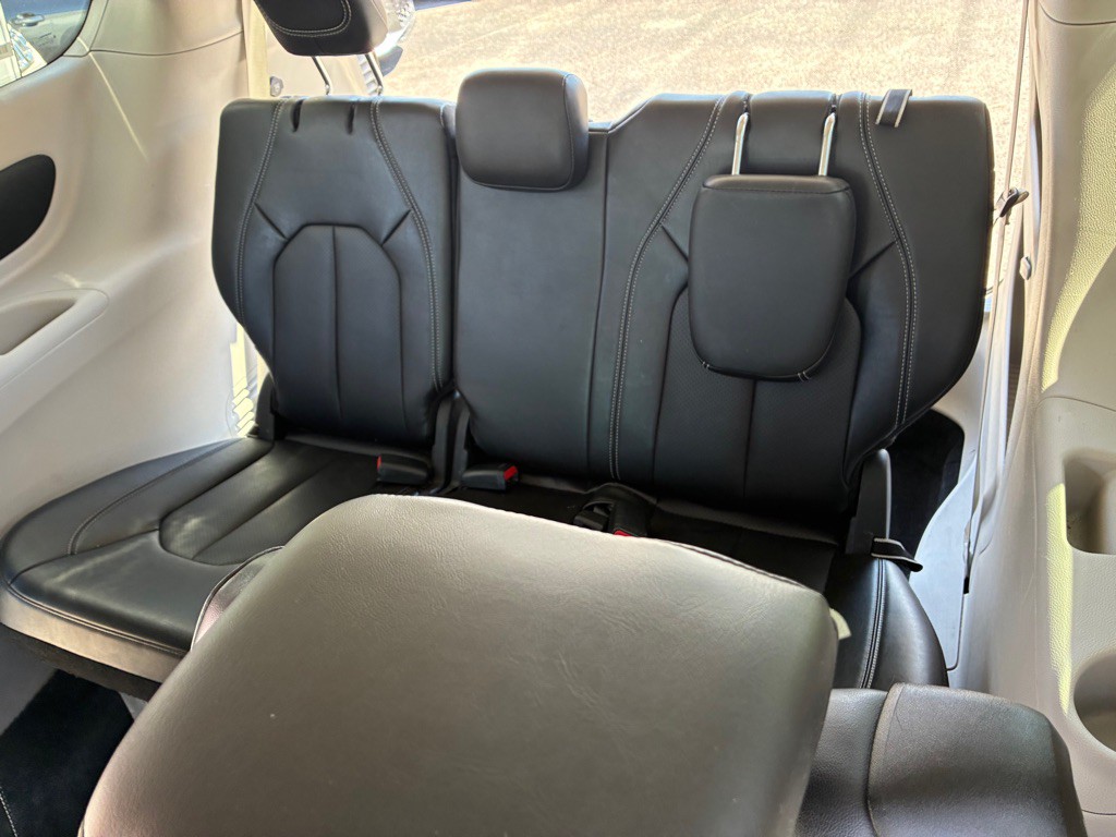 2024 Chrysler Pacifica Image 24