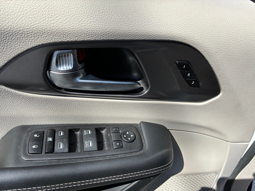 2024 Chrysler Pacifica Image 26