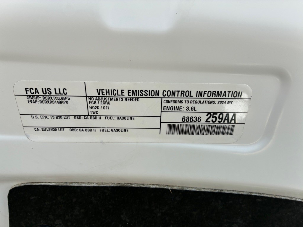 2024 Chrysler Pacifica Image 28
