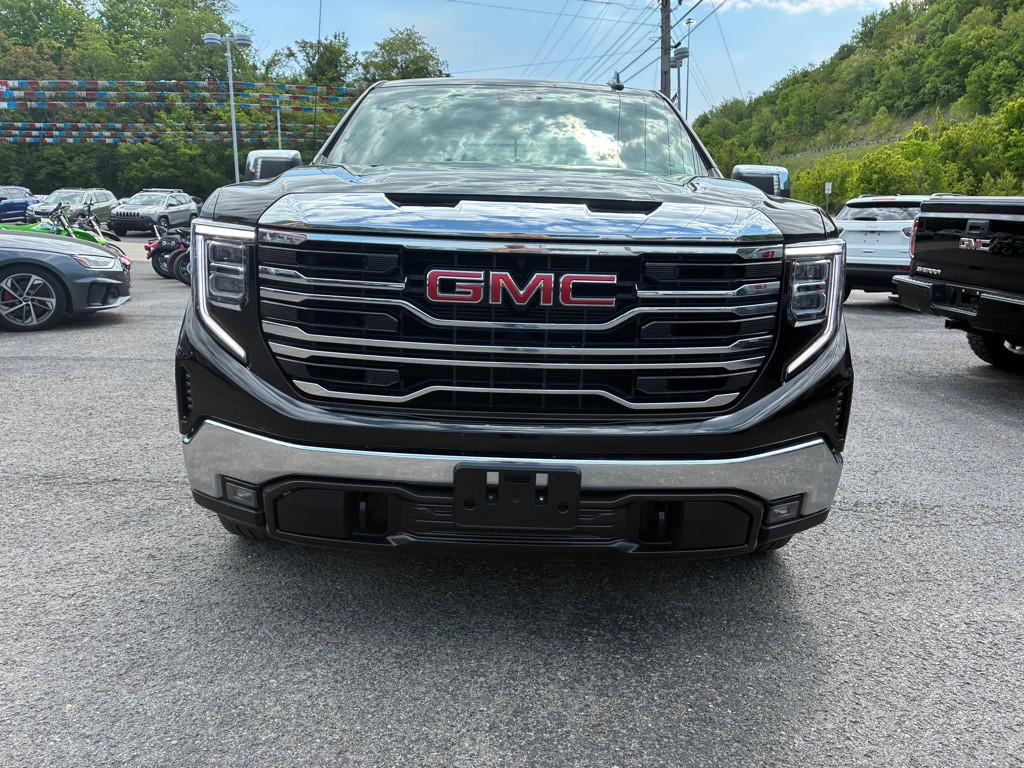 2025 GMC Sierra Image 2