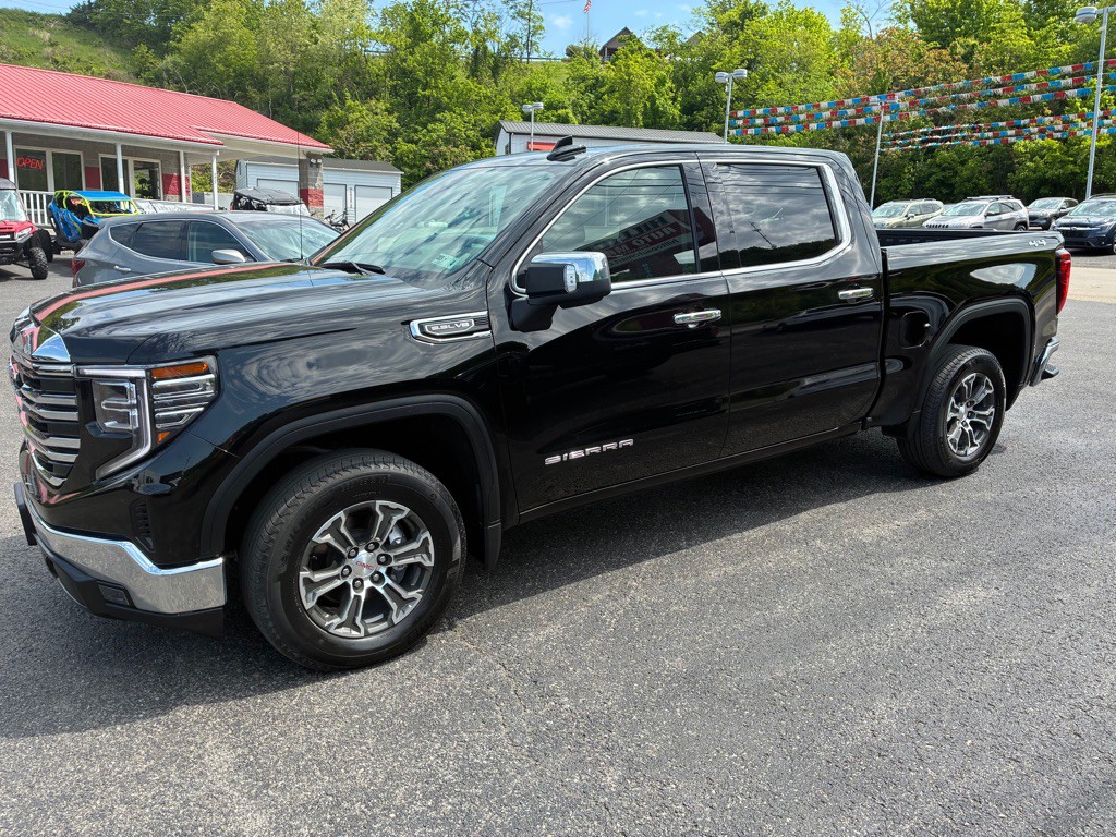 2025 GMC Sierra Image 3