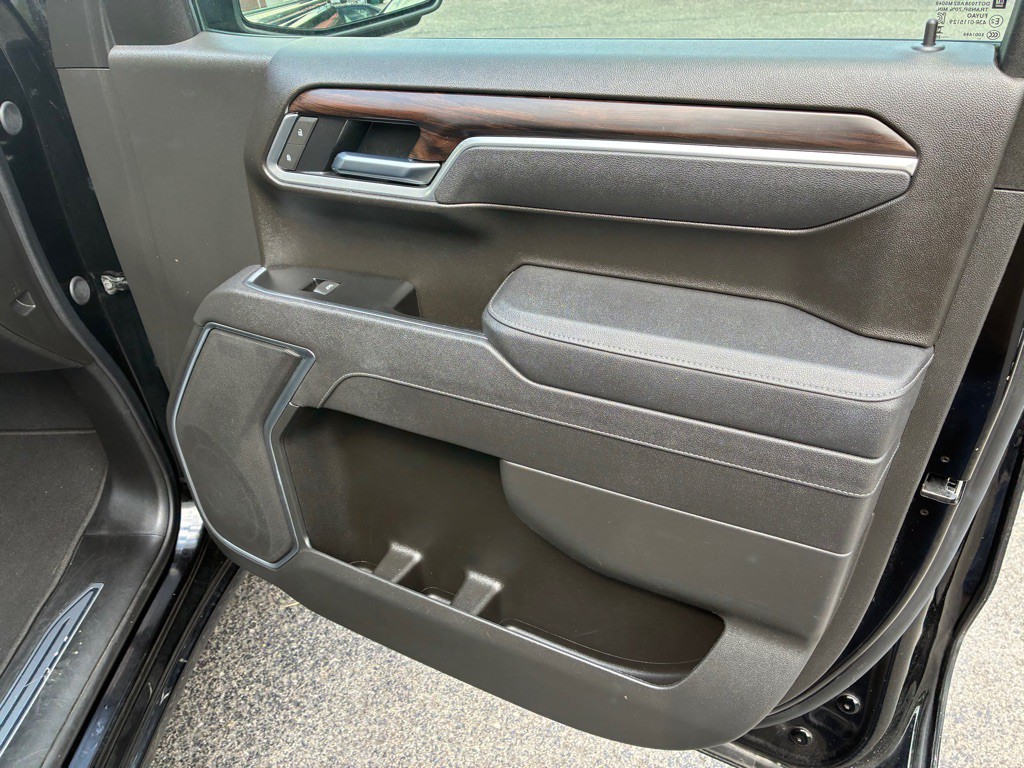 2025 GMC Sierra Image 16