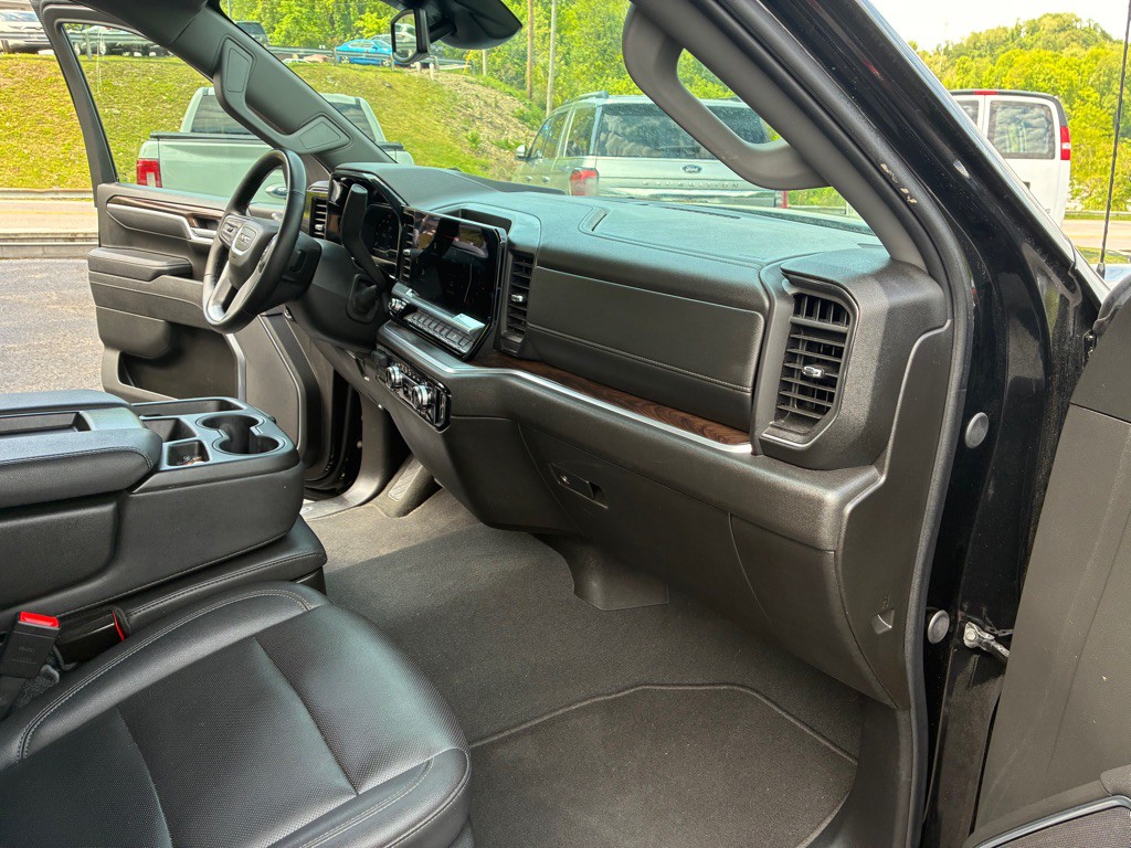 2025 GMC Sierra Image 17