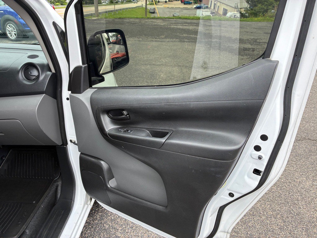 2021 Nissan NV200 Image 10