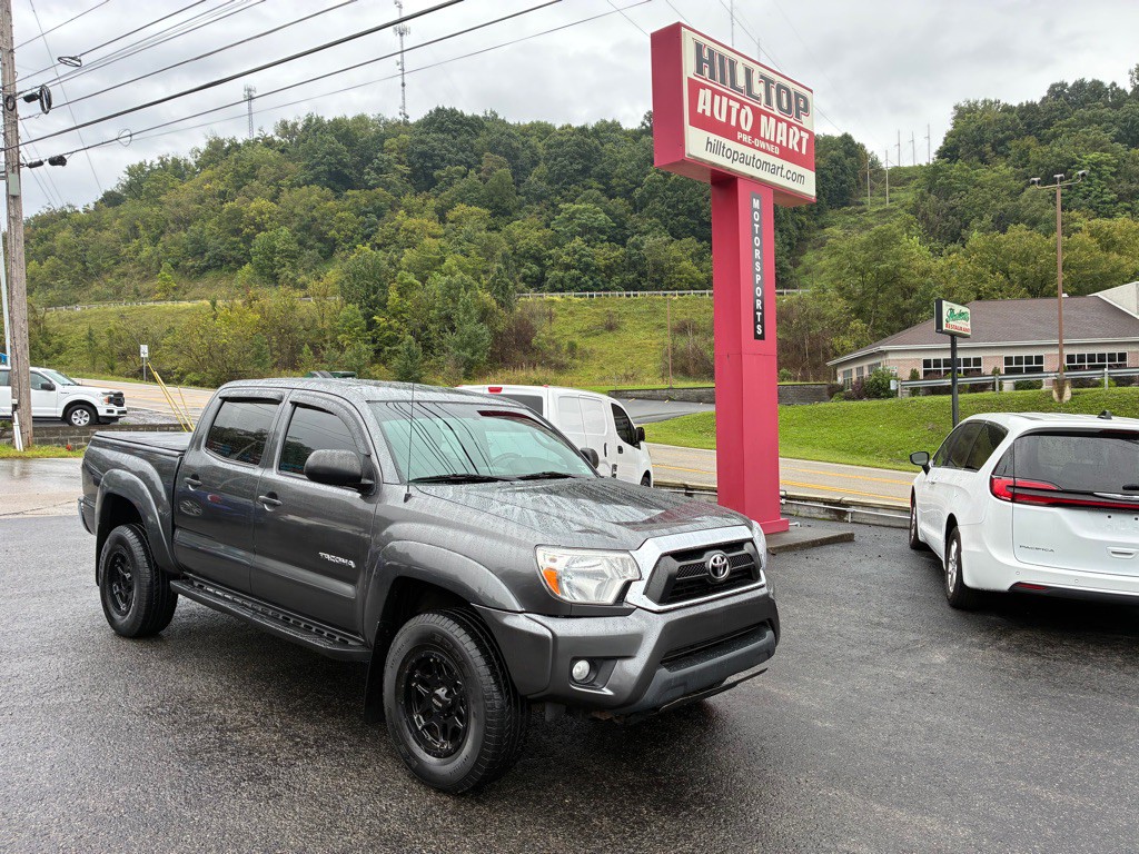 2015 Toyota Tacoma Image 1