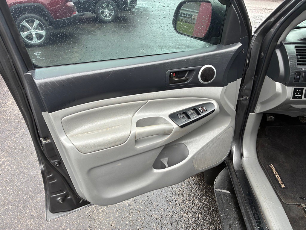 2015 Toyota Tacoma Image 7
