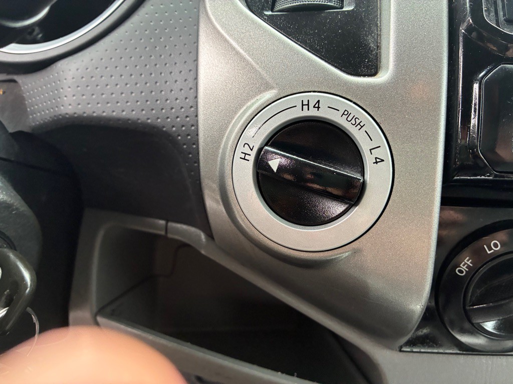 2015 Toyota Tacoma Image 27