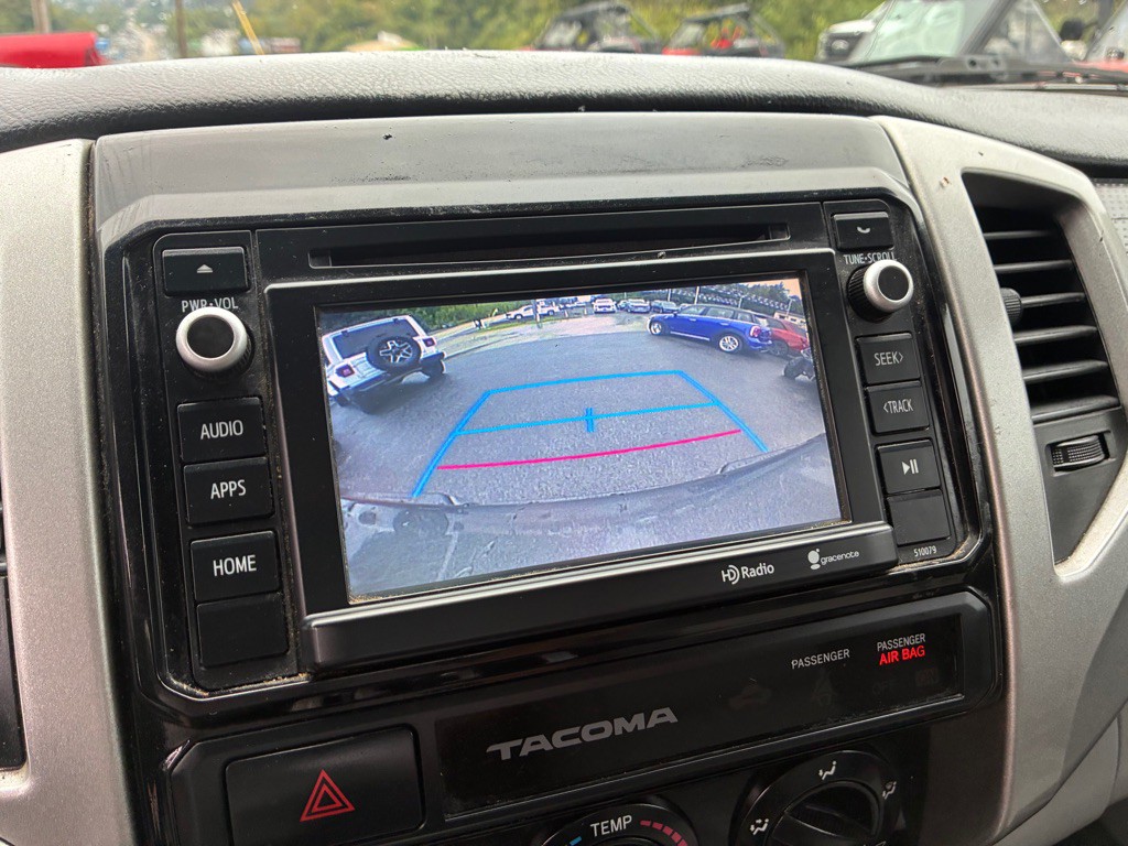 2015 Toyota Tacoma Image 31