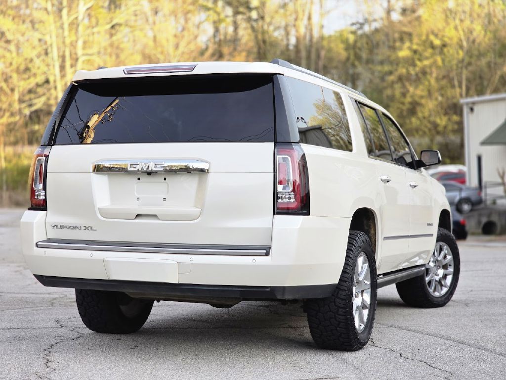 2015 GMC Yukon Image 3