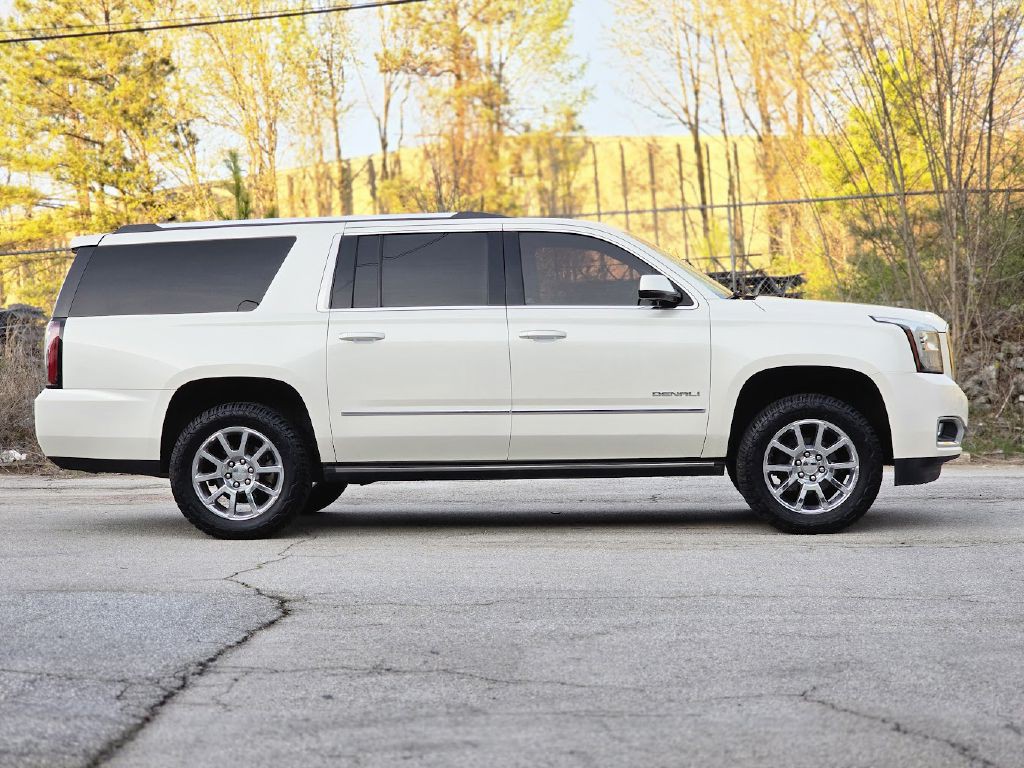 2015 GMC Yukon Image 10