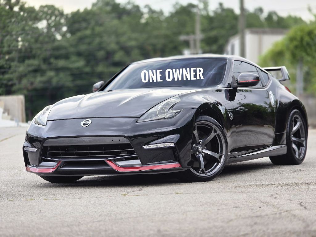 2014 Nissan 370Z Image 1