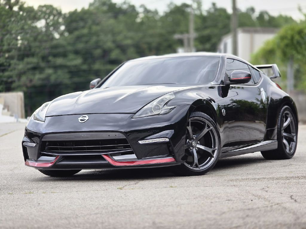 2014 Nissan 370Z Image 2