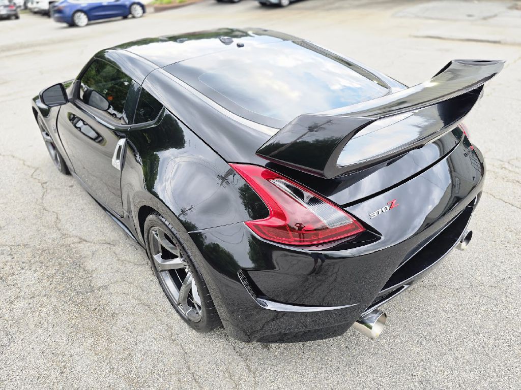 2014 Nissan 370Z Image 8