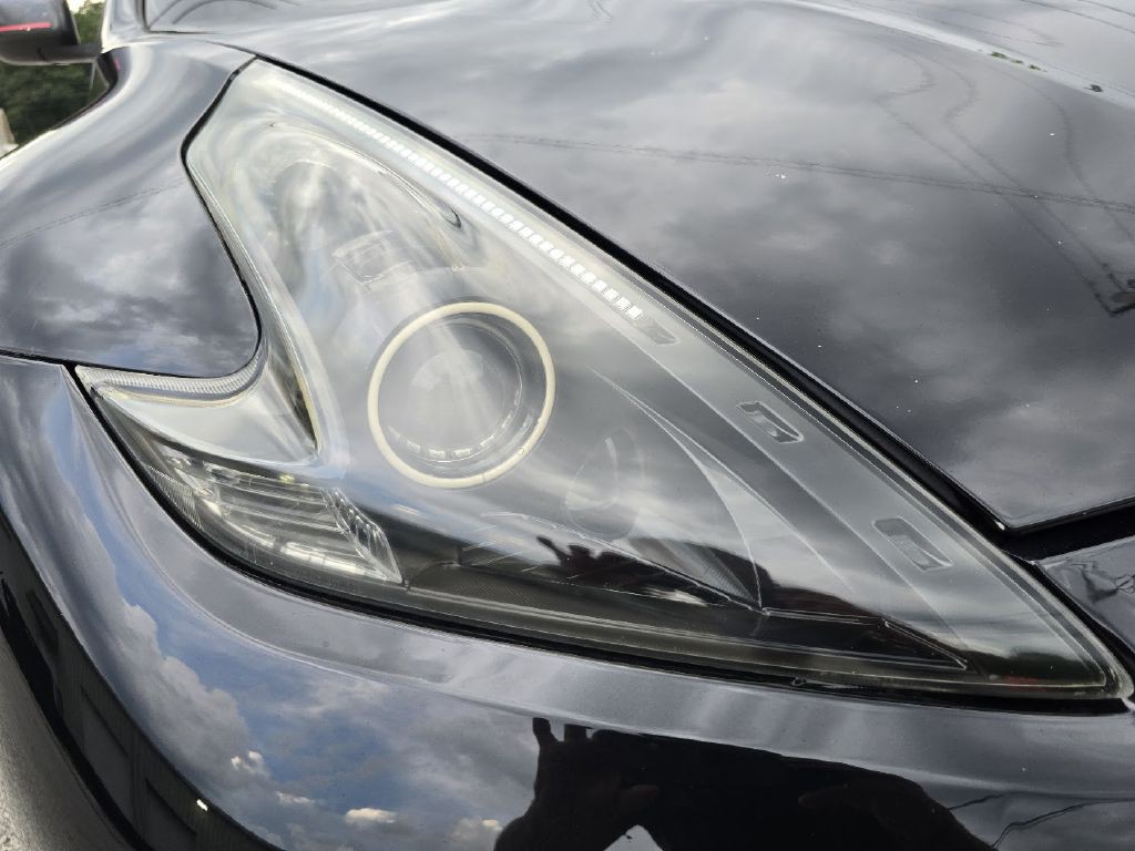 2014 Nissan 370Z Image 25